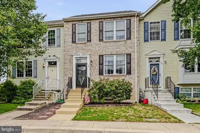 118 Versailles Ct, Newark