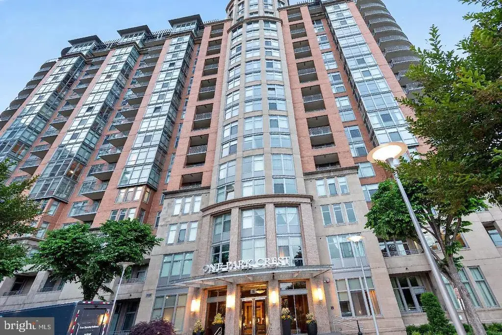 8220 Crestwood Heights Dr #1410, MCLEAN