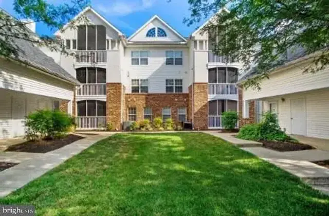 6602 Lake Park Dr #202, Greenbelt