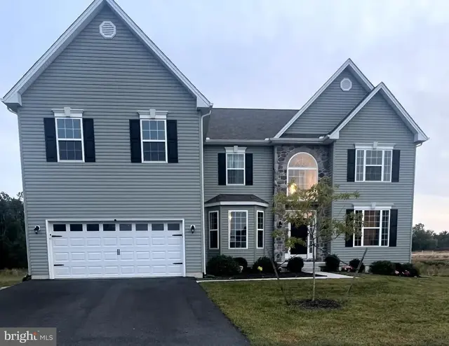 106 Eastbrook Ct, Dover