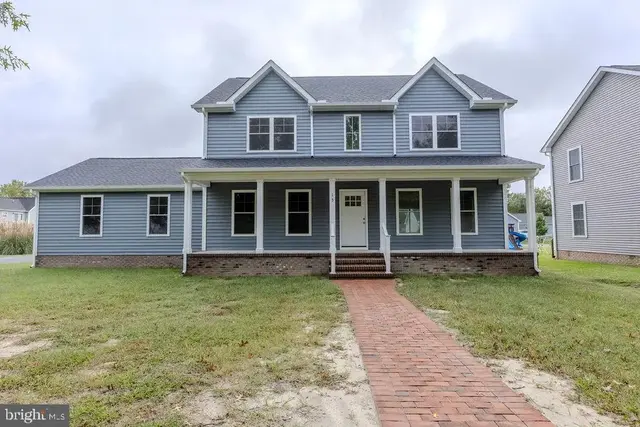 15 Buckland Pkwy, East New Market