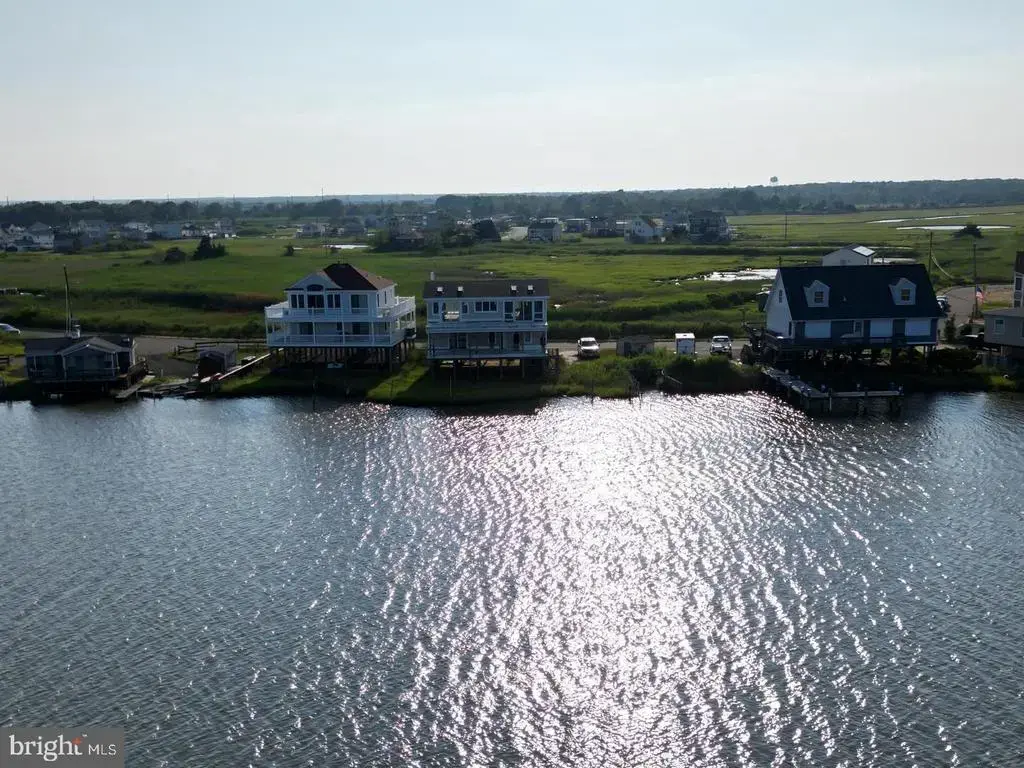 1425 E Mallard Dr, MANAHAWKIN
