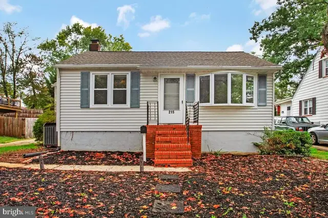 215 Sycamore Rd, Linthicum Heights