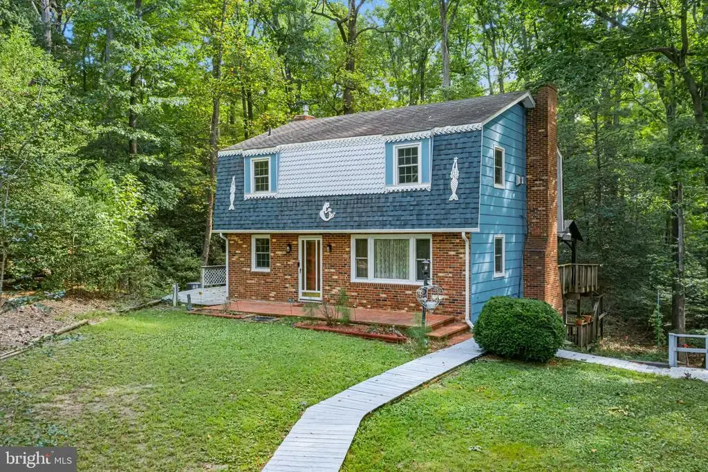 275 Castle Dr, MONTROSS