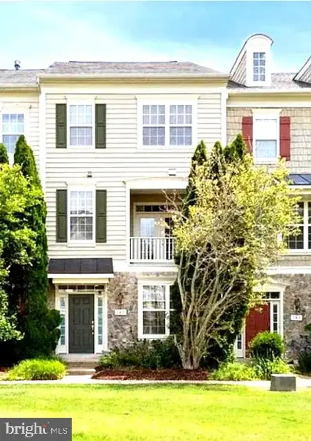 745 Collington Ct, Woodbridge