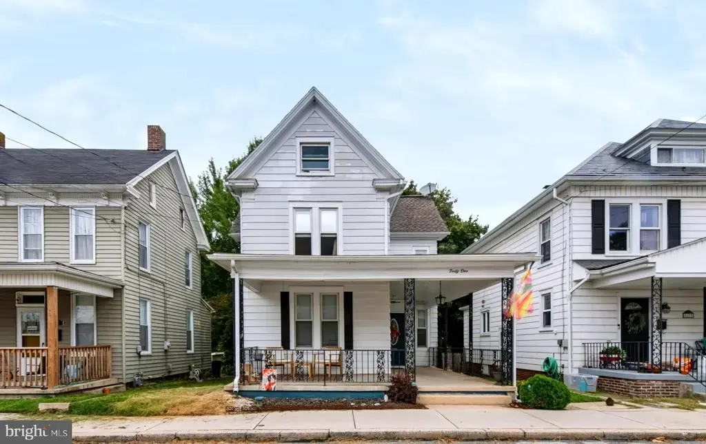 41 E Maple St, DALLASTOWN