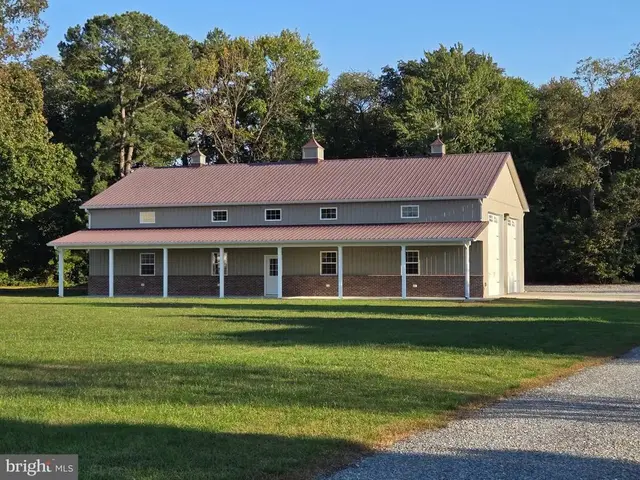 28 Beaver Dam Dr, Milford