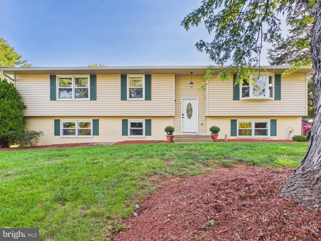 300 Oak Grove Ln, STAFFORD