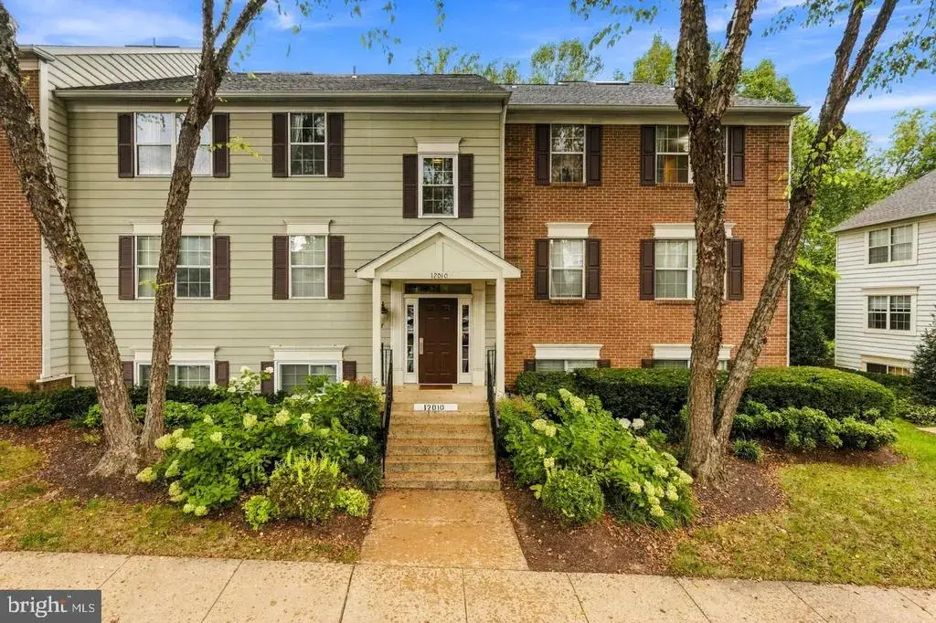 12010 Golf Ridge Ct #302, FAIRFAX