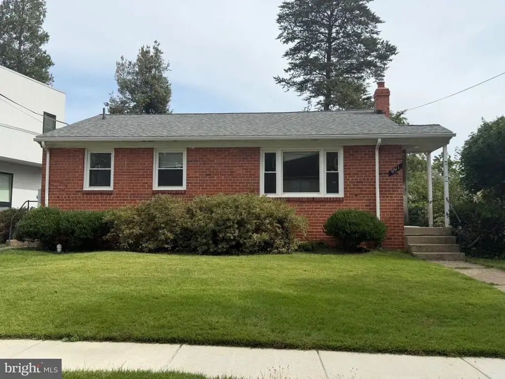 9911 Mayfield Dr, BETHESDA