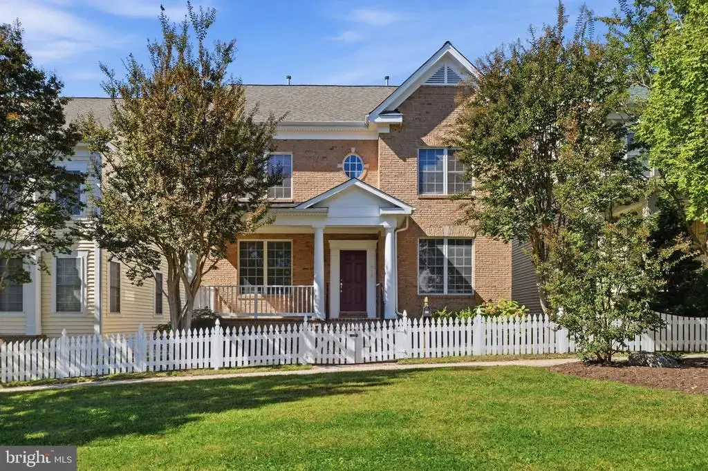 819 Royal Cres, ROCKVILLE