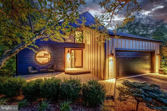 1679 Cedar Hollow Way, Reston