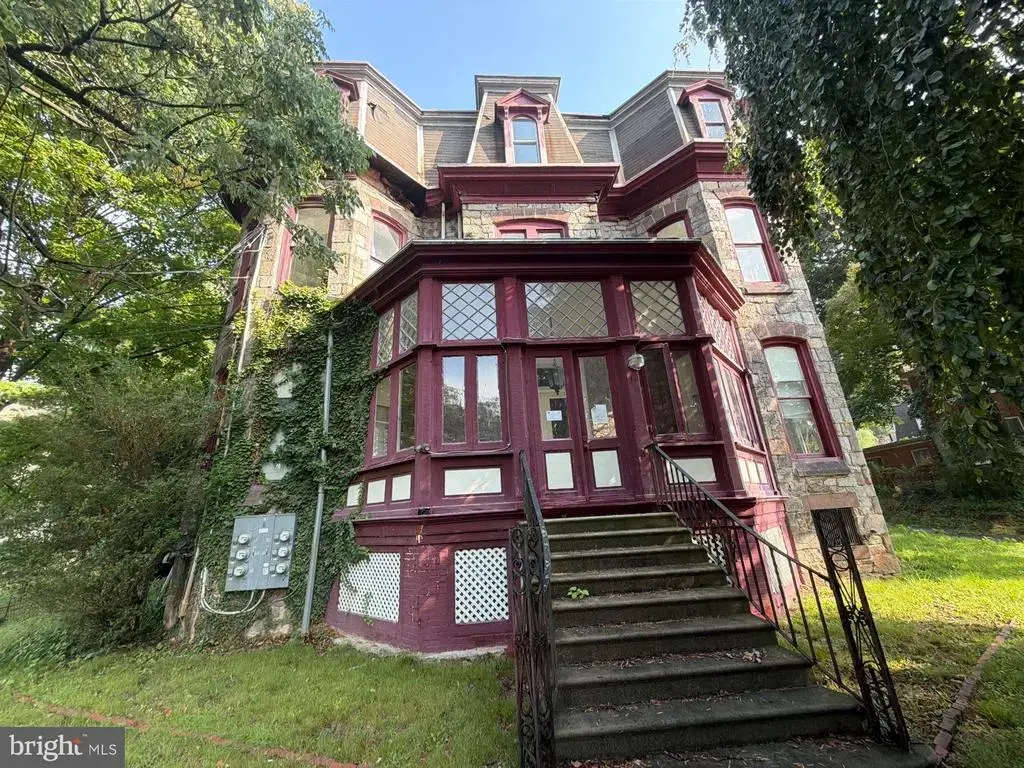 1521 Mineral Spring Rd, READING
