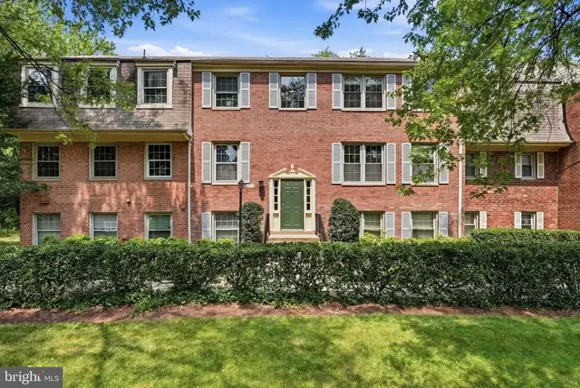 5976 Westchester Park Dr #5976 T-1, College Park