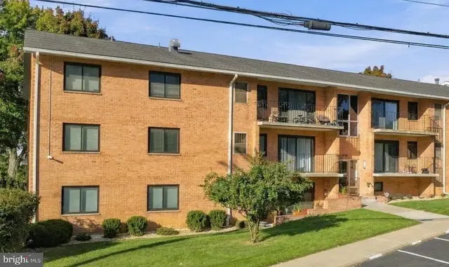 1745 Edgewood Hill Cir #204, Hagerstown