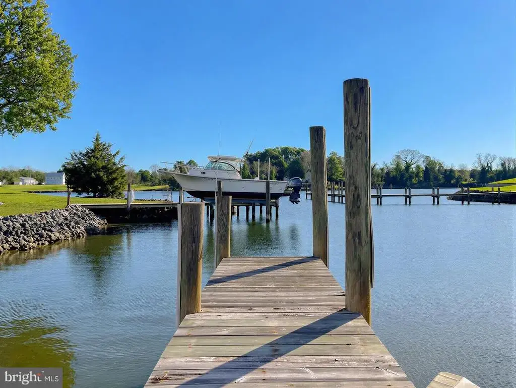610 Rolling Hills Rd, SOLOMONS