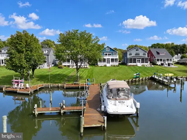 3596 S River Ter, Edgewater