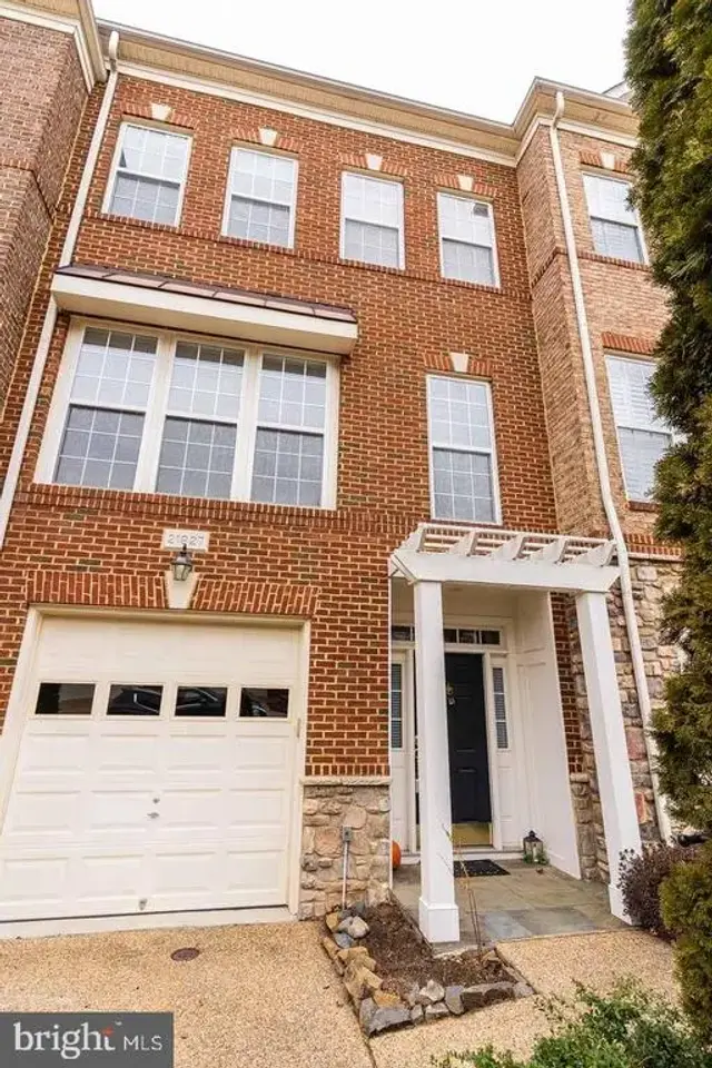 21927 Windy Oaks Sq, Broadlands