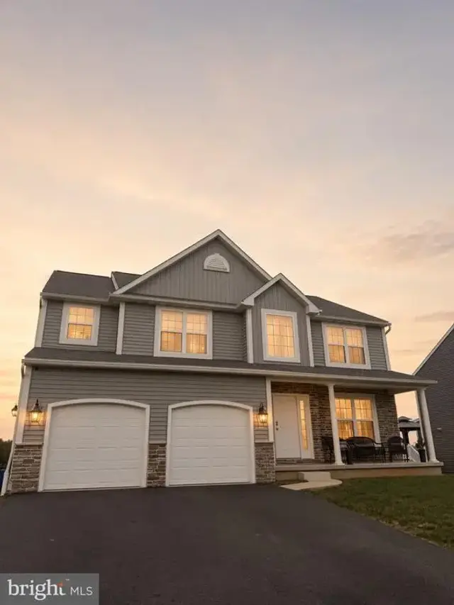 1007 Antonio Dr, Reading