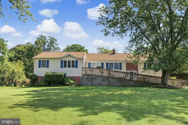 313 Great Oak Dr, Middletown