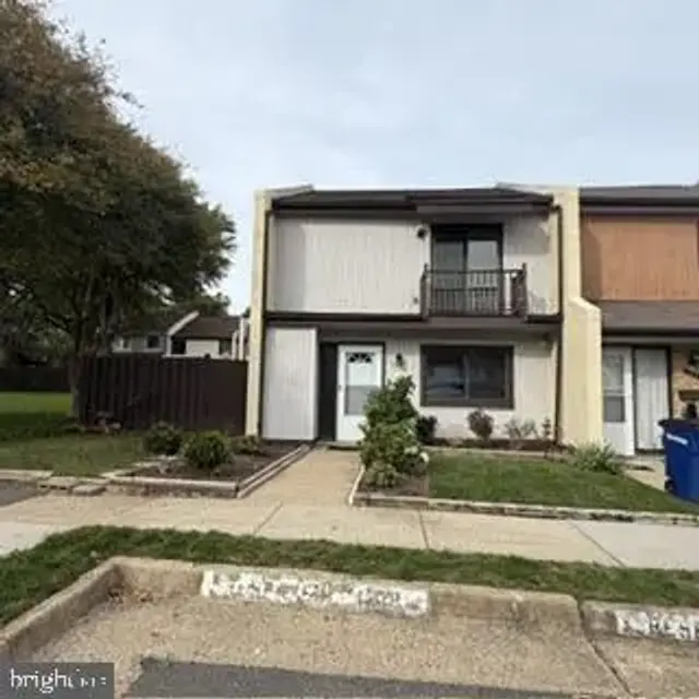 1318 Wexford Ct, Herndon