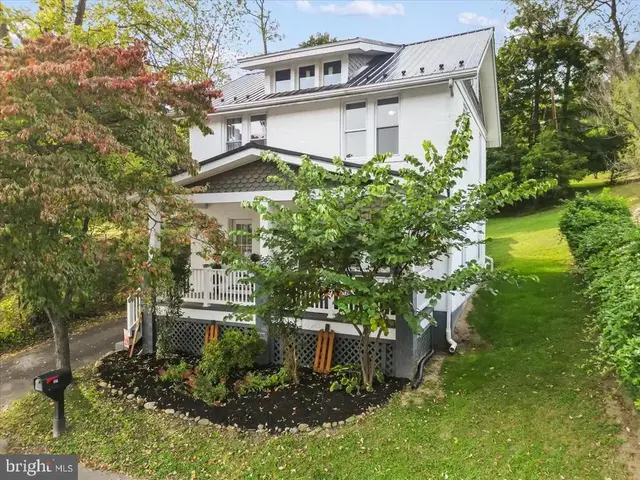 914 Harding Ave, Cumberland