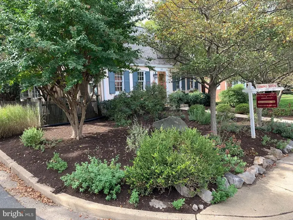 600 N Ivy St N, ARLINGTON
