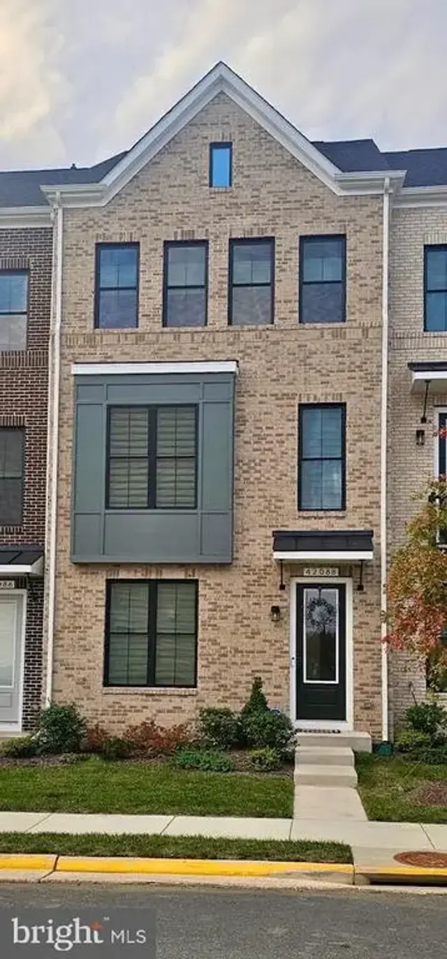 42088 Picasso Sq, Brambleton
