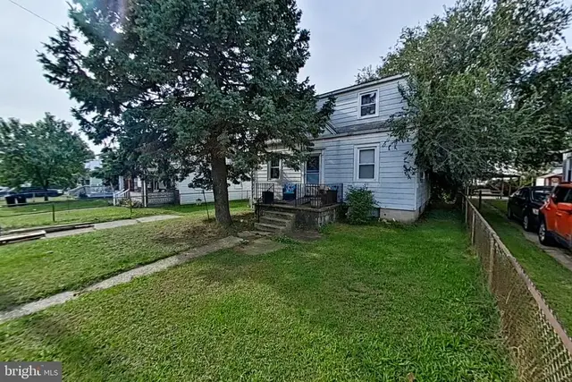 8 Clipper Rd, Baltimore