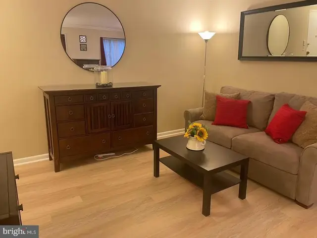 1200 S Arlington Ridge Rd #315, Arlington