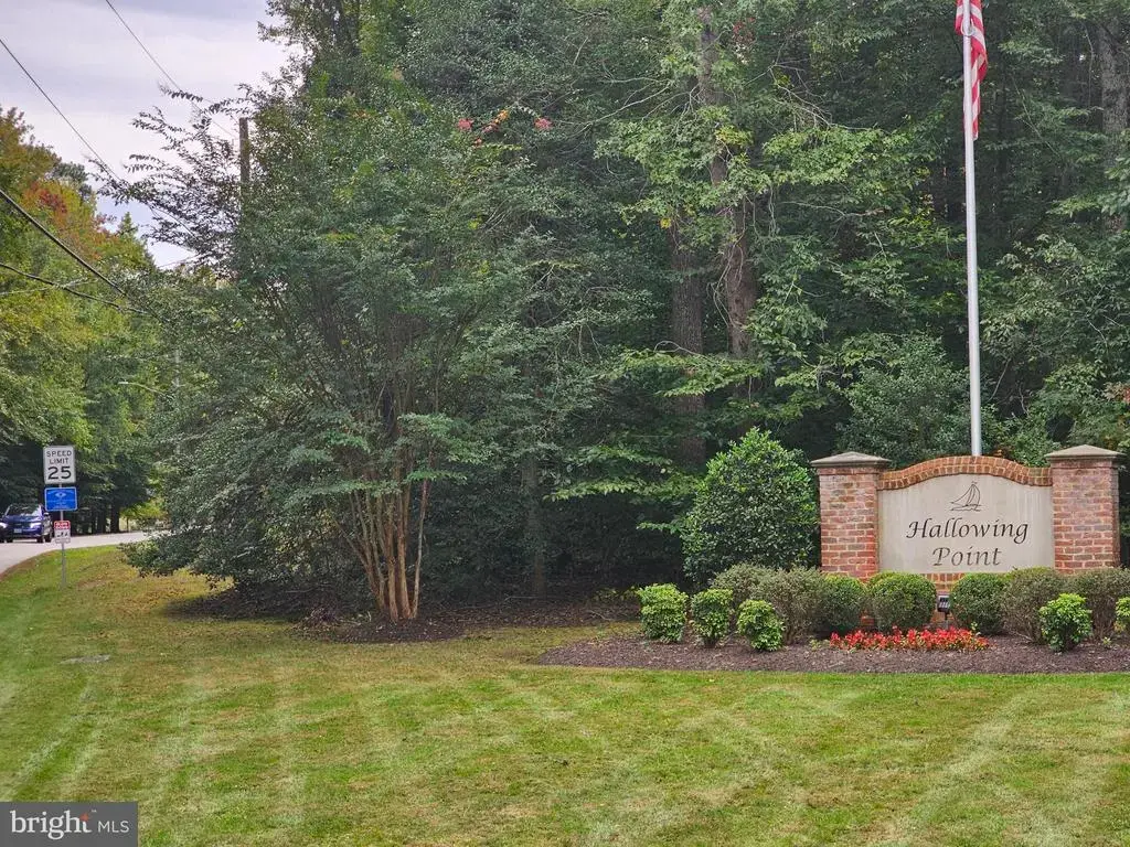 5800 River Dr, LORTON
