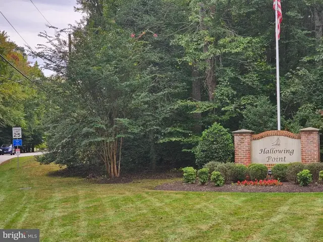 5800 River Dr, Lorton
