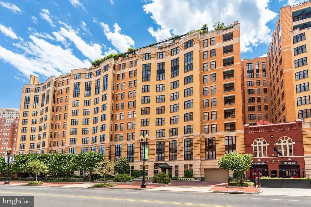 400 Massachusetts Ave Nw #1012, WASHINGTON