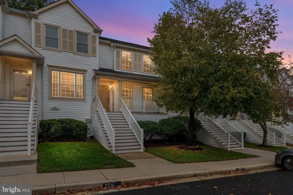 1600 Fallowfield, CROFTON