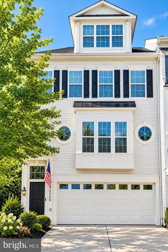 2115 Capstone Cir, Herndon