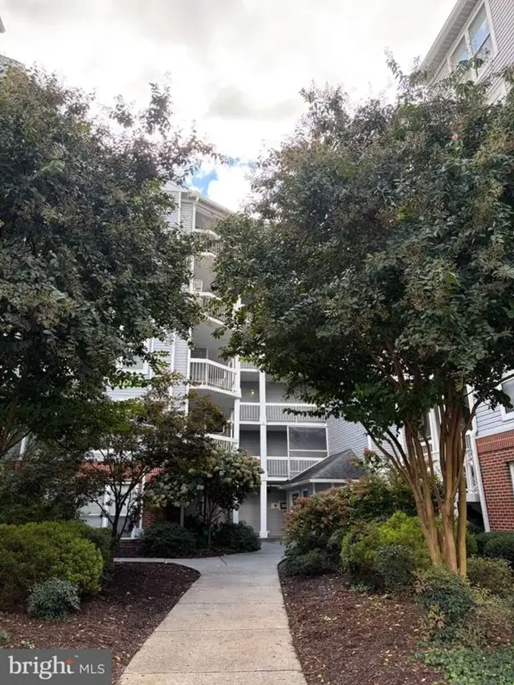 3178 Summit Square Dr #3-a8, OAKTON