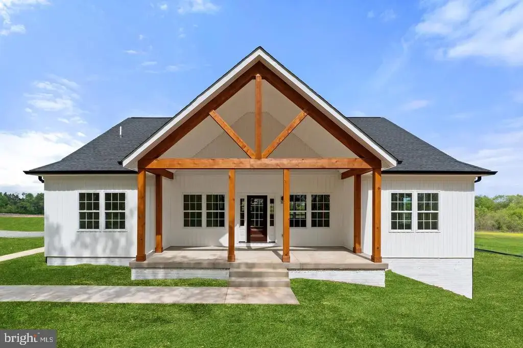 7703 Botha Rd, BEALETON