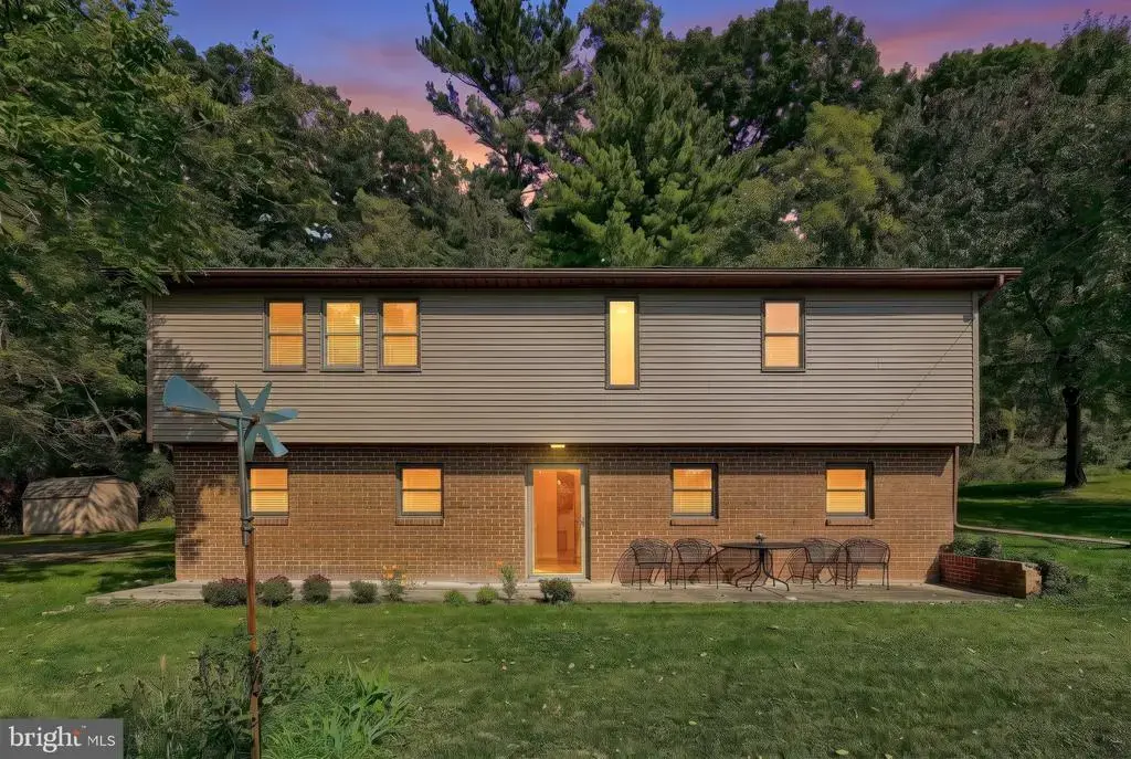 4 E Locust St, MOUNT HOLLY SPRINGS