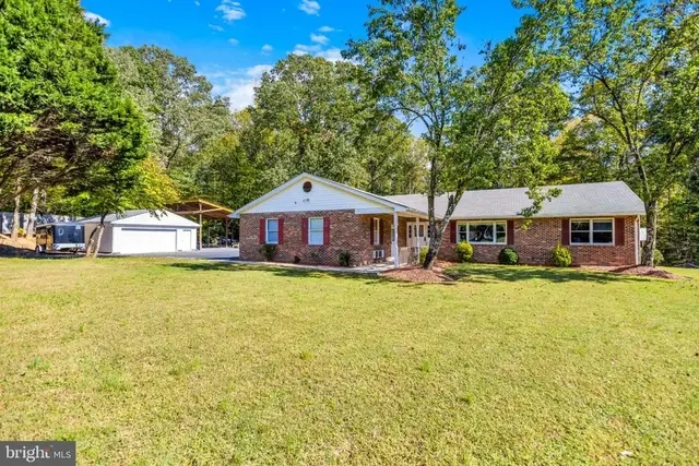37995 Mohawk Dr, Charlotte Hall