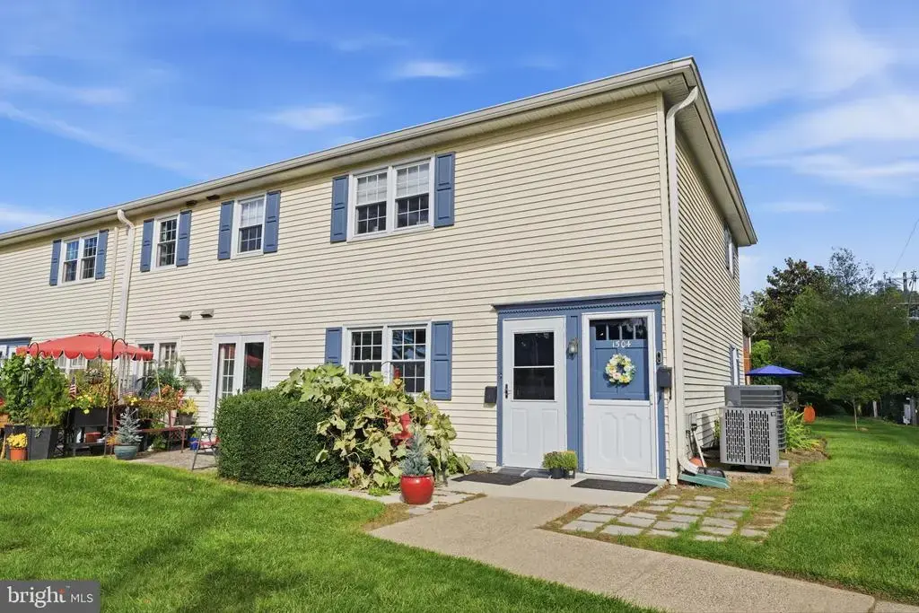 1504 Yardley Cmns, YARDLEY