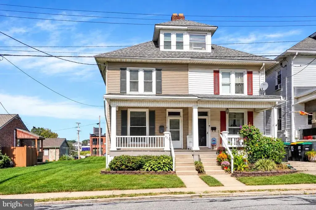 337 W Maple St, RED LION