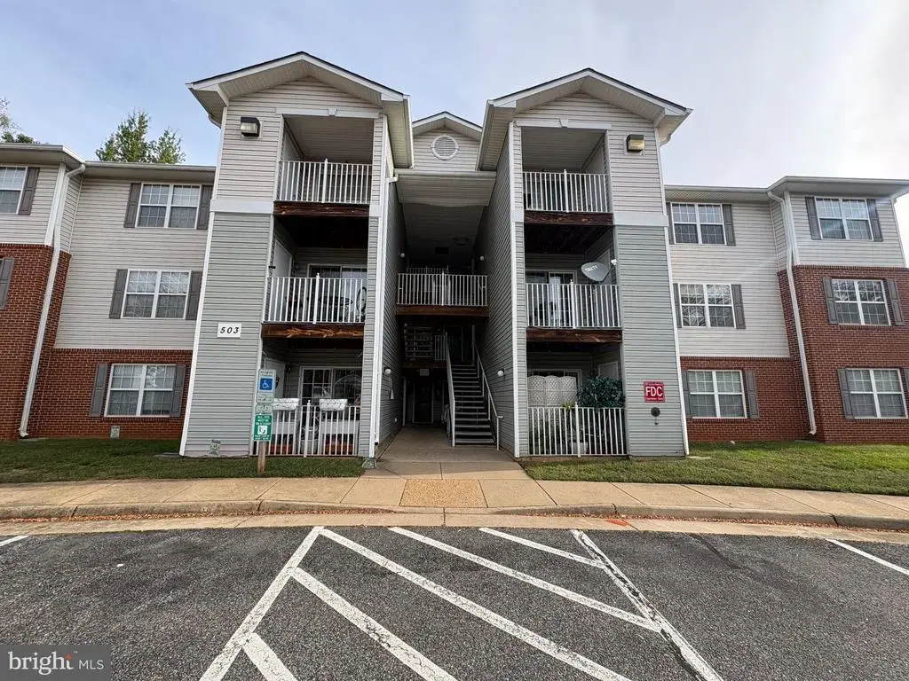 503 Garrison Woods Dr #214, STAFFORD
