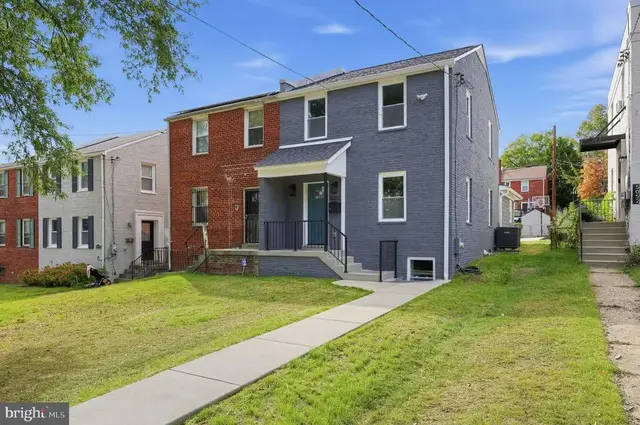 5050 12th St Ne, Washington
