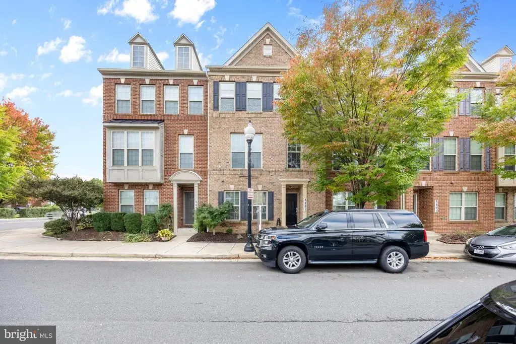 8883 Cherry St, MANASSAS