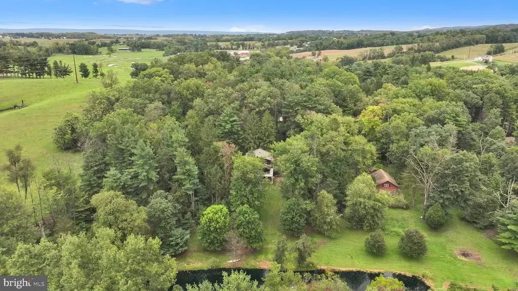 9 Century Ln, NEWMANSTOWN