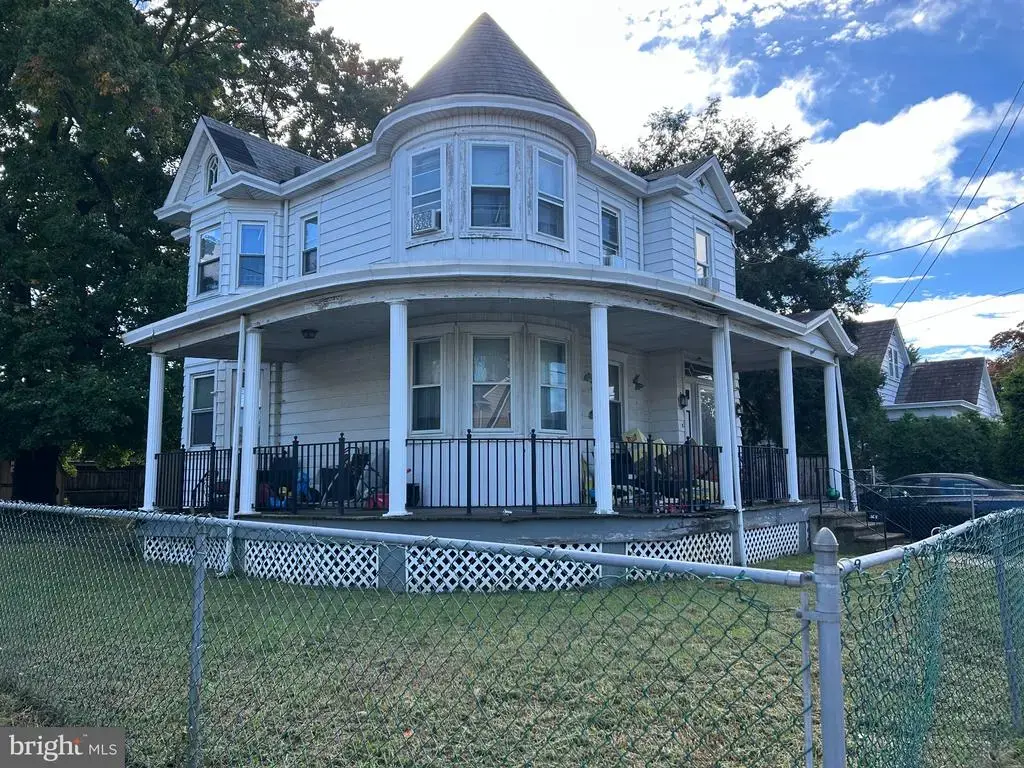 102 Marshall Ave, HAMILTON