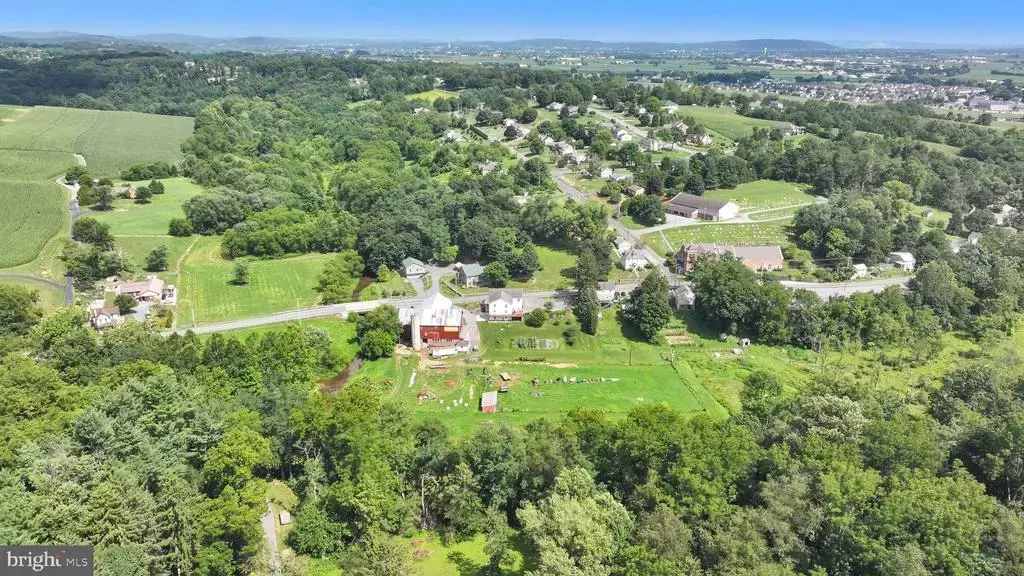330 N Clay Rd, LITITZ
