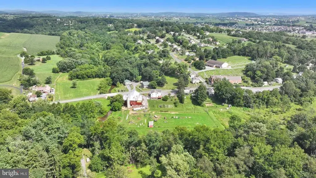 330 N Clay Rd, LITITZ