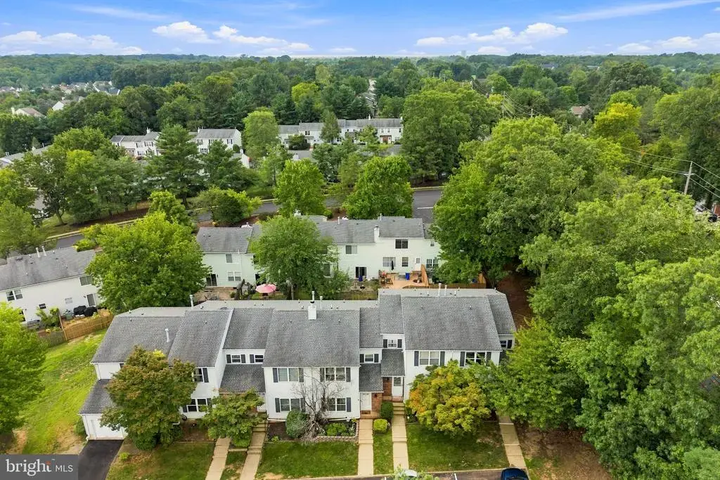 60 Hickory Ct, MONROE TOWNSHIP