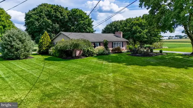 123 N Groffdale Rd, New Holland